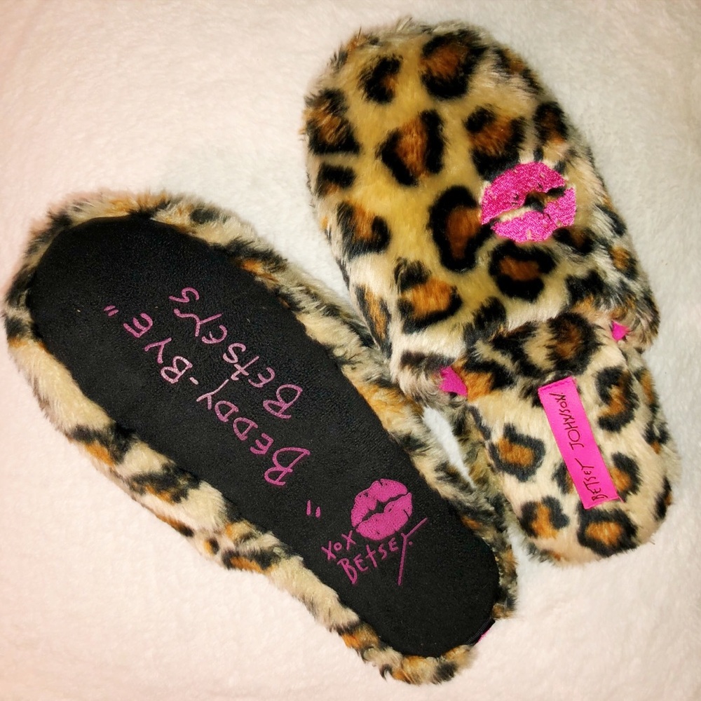 Betsy Johnson bed room slippers